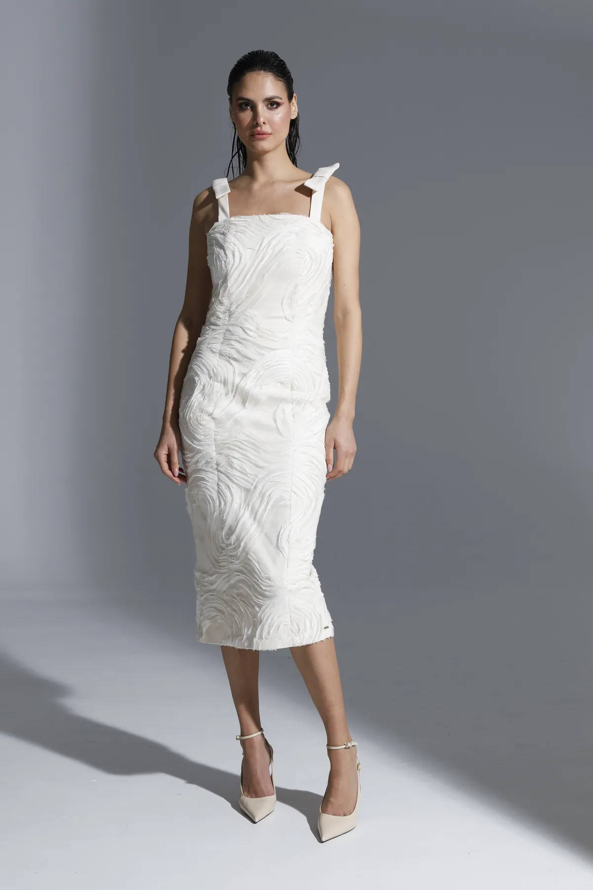 Elegantna midi haljina sa teksturom