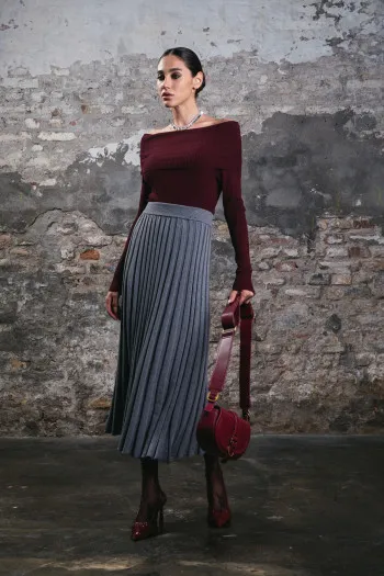 Elegantna ogrlica sa ukrasnim cirkonima 