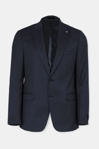 Muško elegantno odelo 